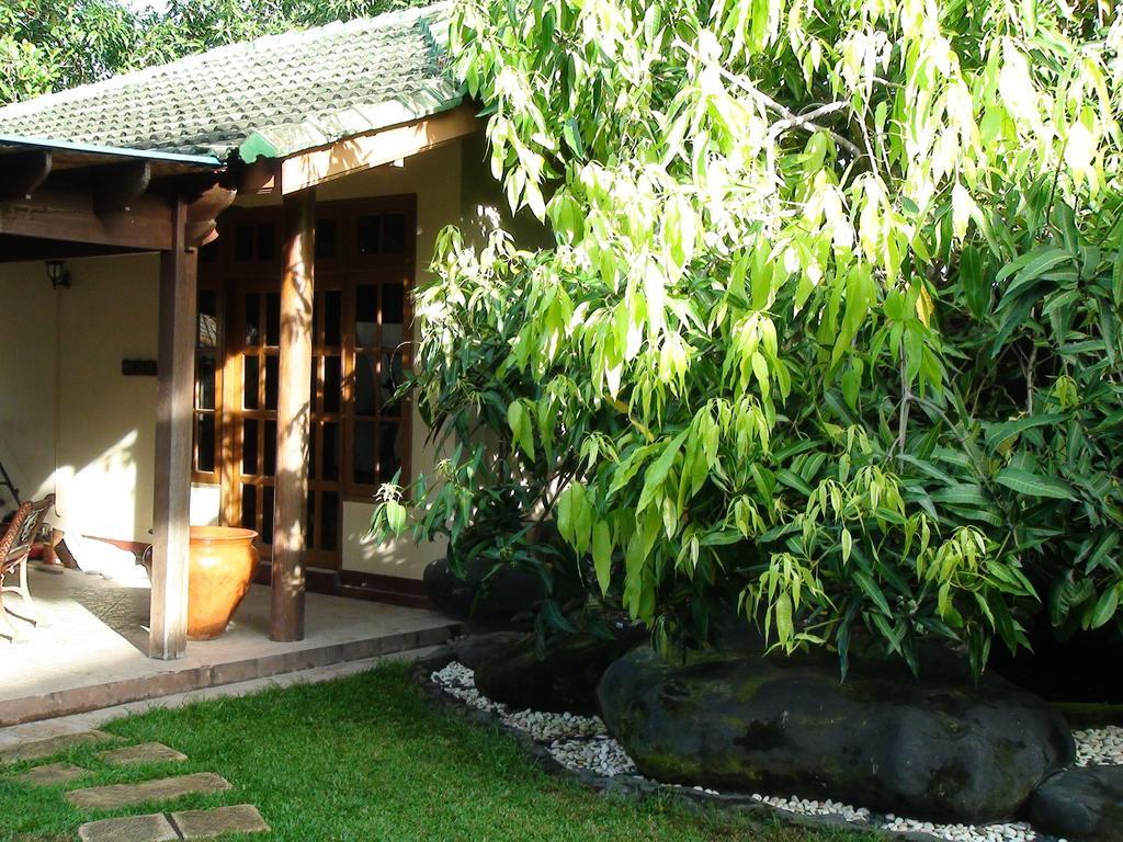 Villa Yukie Senggigi Montongbuwoh Oda fotoğraf