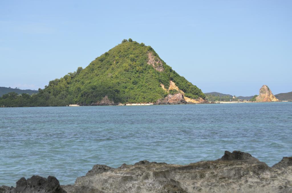 Villa Yukie Senggigi Montongbuwoh Dış mekan fotoğraf