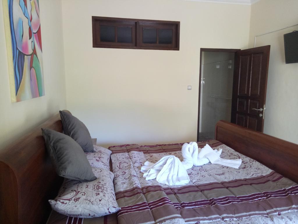 Villa Yukie Senggigi Montongbuwoh Dış mekan fotoğraf