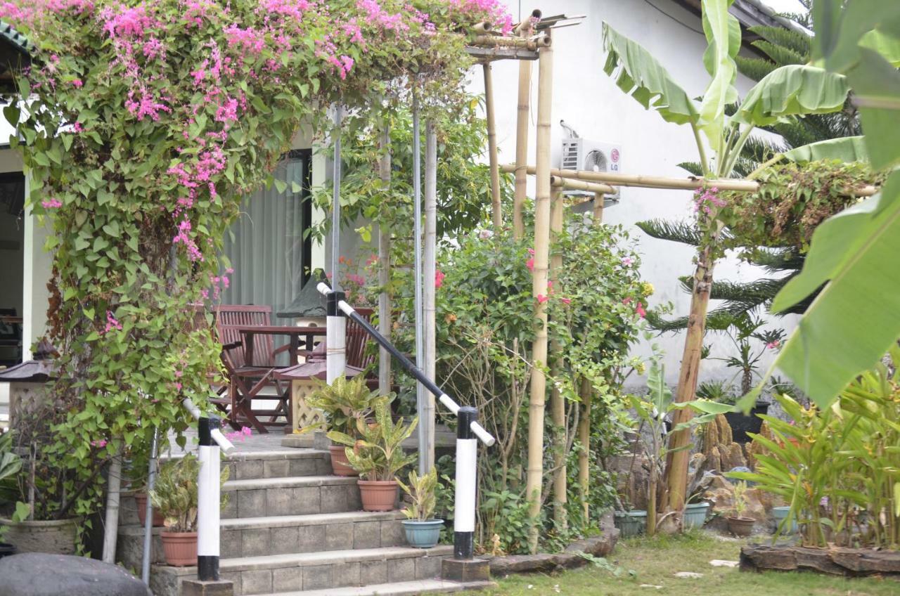 Villa Yukie Senggigi Montongbuwoh Dış mekan fotoğraf